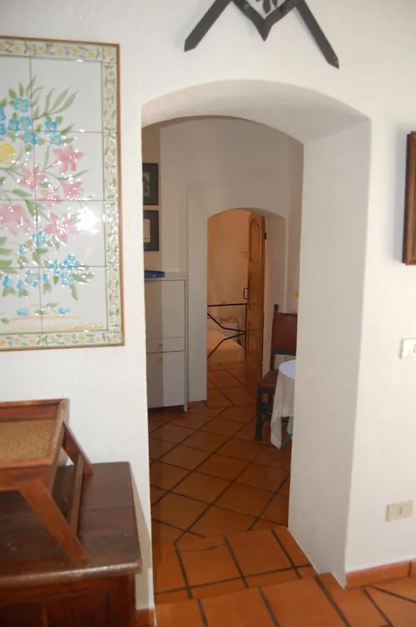 Charming Villa In Olbia With Shared Pool And Garden بورتو روتوندو