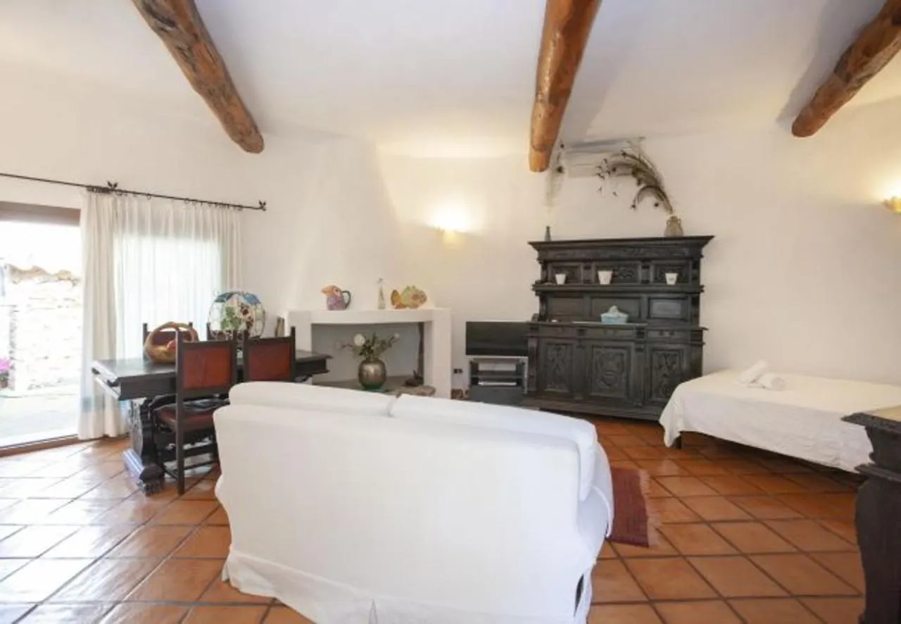 Charming Villa In Olbia With Shared Pool And Garden بورتو روتوندو