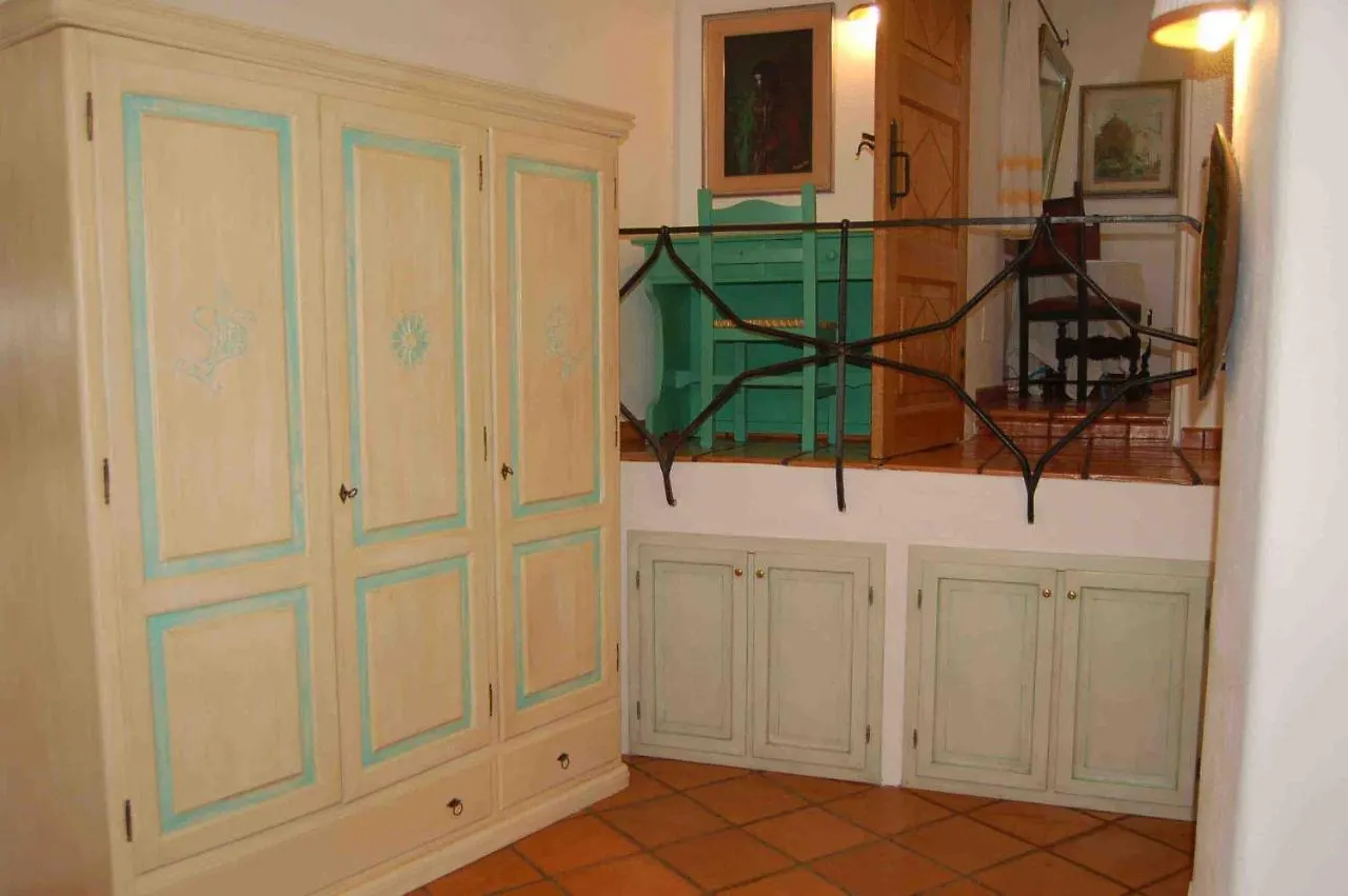 Charming Villa In Olbia With Shared Pool And Garden بورتو روتوندو