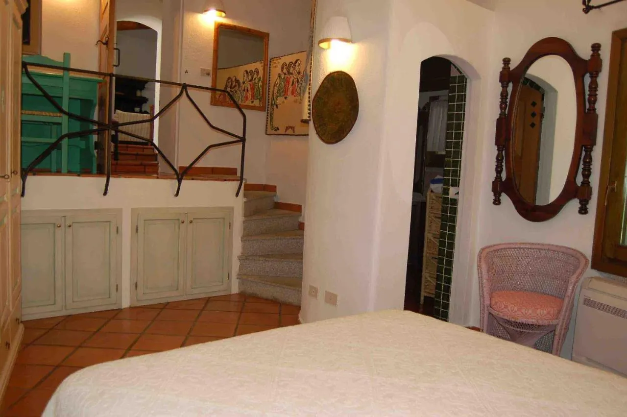 Charming Villa In Olbia With Shared Pool And Garden بورتو روتوندو