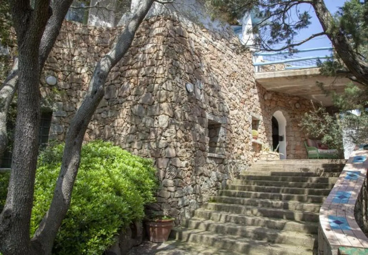 Charming Villa In Olbia With Shared Pool And Garden بورتو روتوندو